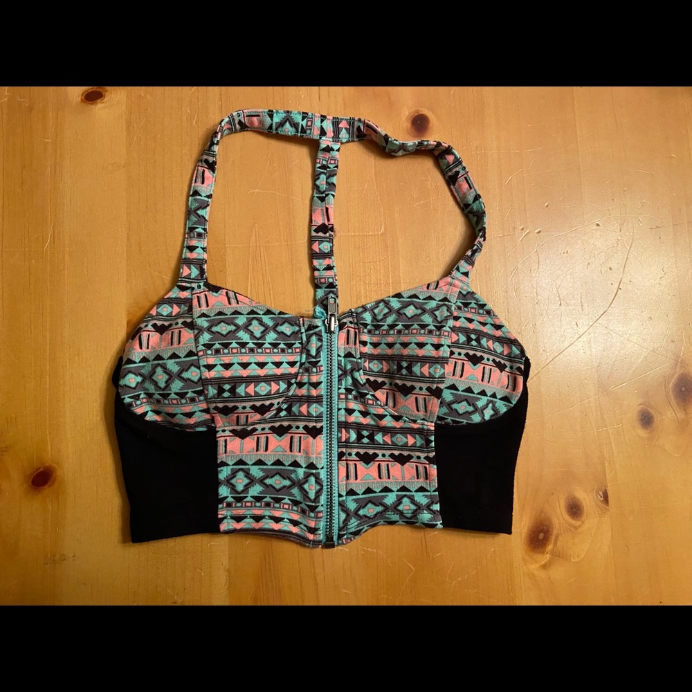 CROP TOP